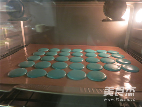 Colorful French Macarons recipe