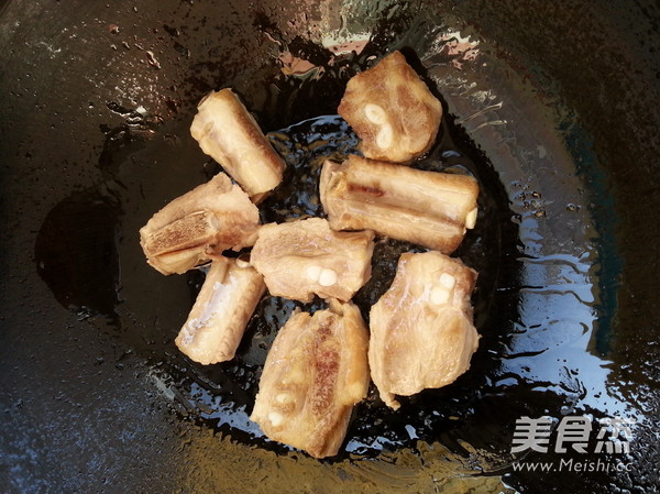 Braised Pork Ribs with Quail Eggs recipe