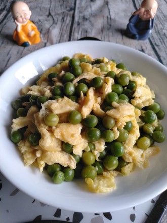 Scrambled Eggs with Peas
