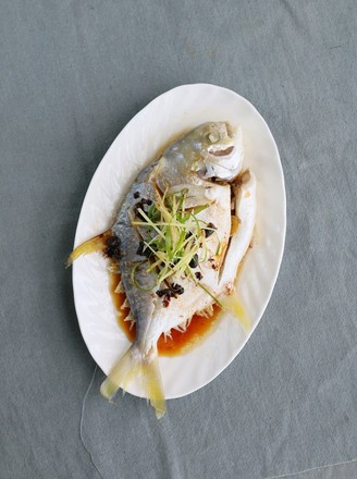 Steamed Golden Pomfret with Tempeh