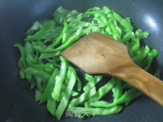 Stir-fried Shredded Green Pepper recipe