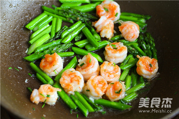 Stir-fried Shrimp Balls with Asparagus recipe
