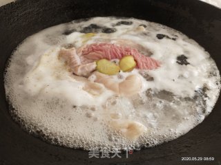Fried Pork Intestine with Yuba recipe