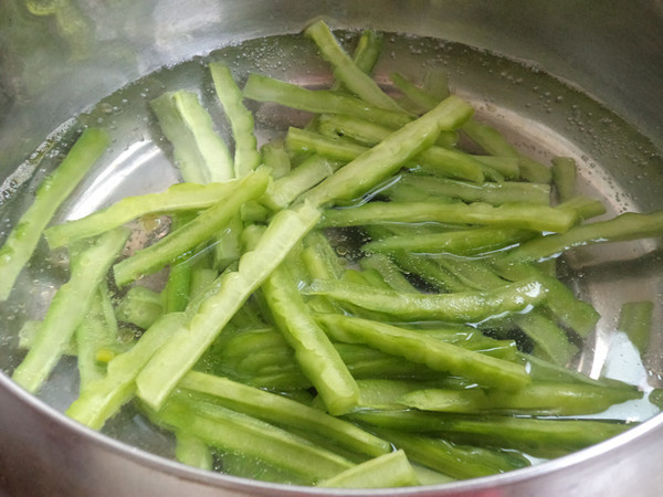 Bitter Gourd with Spicy Sauce recipe