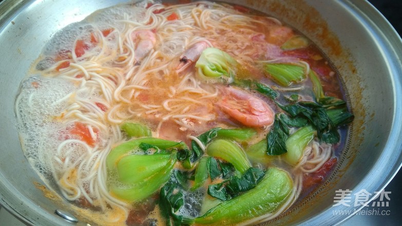 Arctic Shrimp Tomato Noodles recipe
