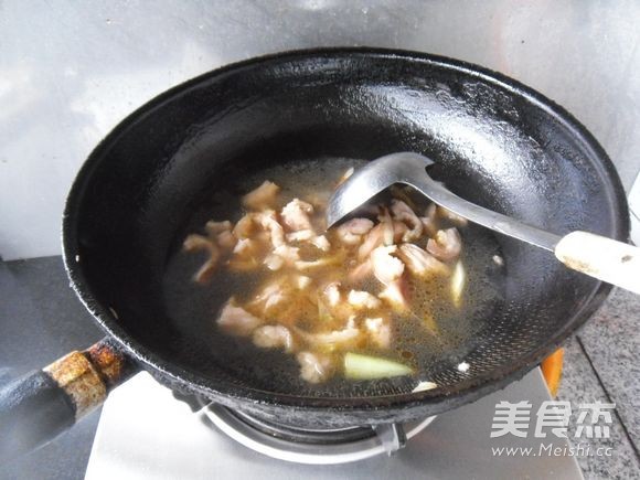 Stewed Cabbage with Pork Skin recipe