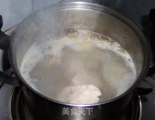 Pork Ribs Walnut and Lotus Root Pot recipe