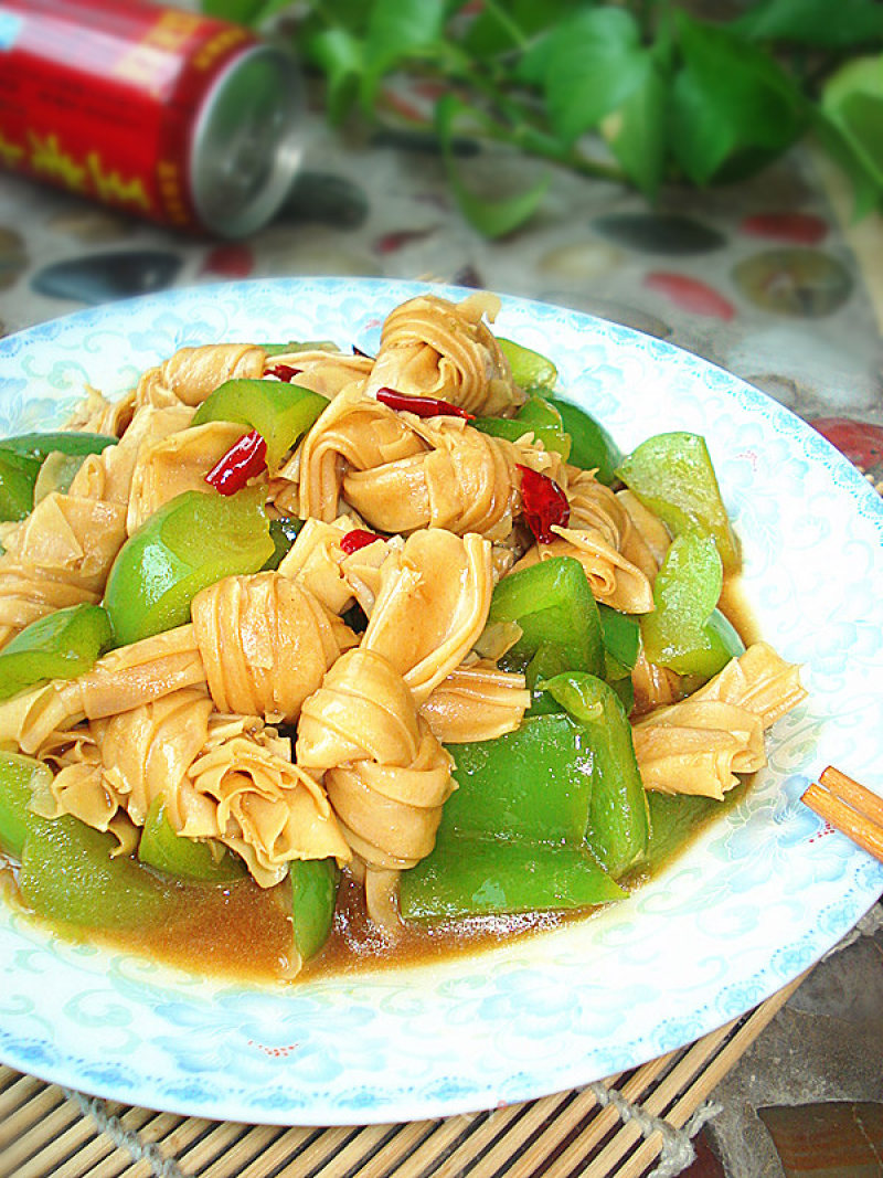 Stewed Yuba Knot with Green Pepper recipe