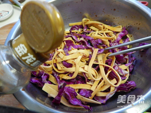 Purple Cabbage Mixed with Tofu Skin recipe