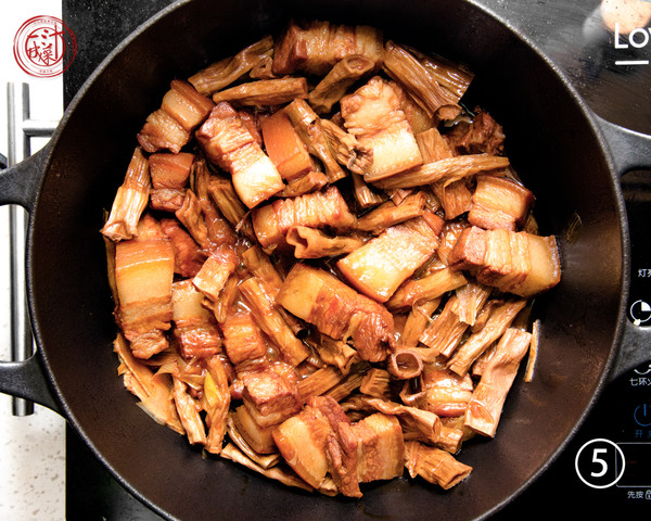 Stewed Pork Belly with Dried Bamboo Shoots recipe