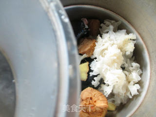 Hericium and White Fungus Black Chicken Soup recipe