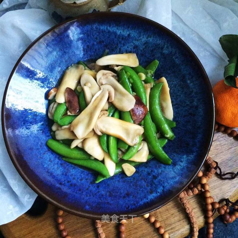 Stir-fried Matsutake with Sweet Beans recipe