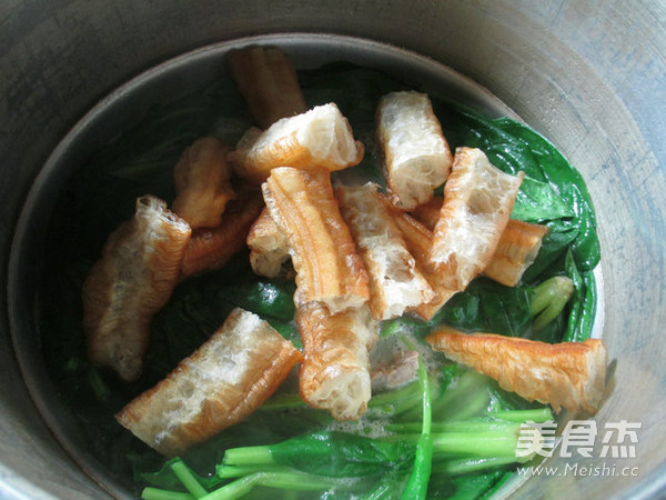 Fried Fritters and Spinach Ribs Soup recipe