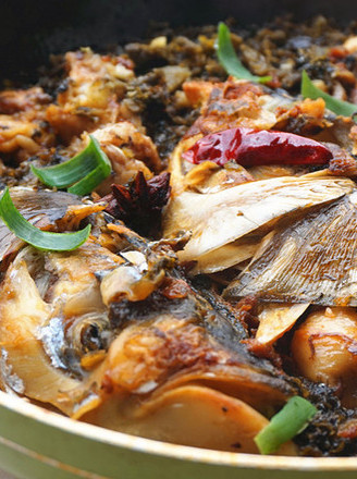Braised Fish Head with Potherb Mustard recipe