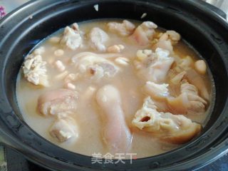 Braised Pig's Trotters with Fermented Bean Curd and Peanuts recipe