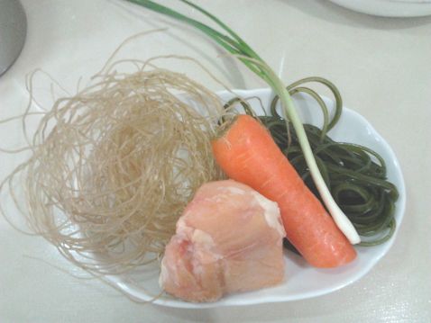 Chicken Shredded Seaweed Vermicelli Soup recipe