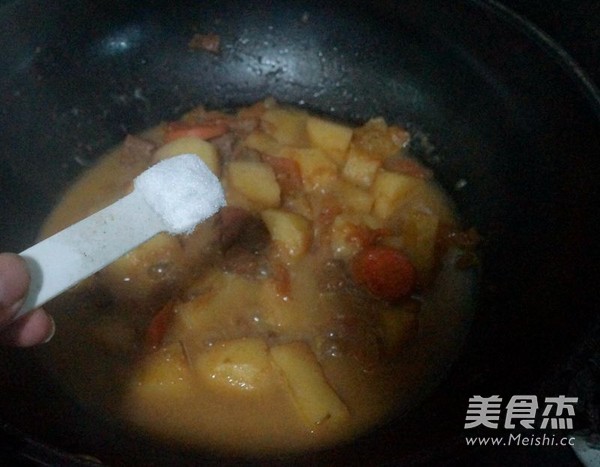 Beef Stew with Tomatoes and Potatoes recipe