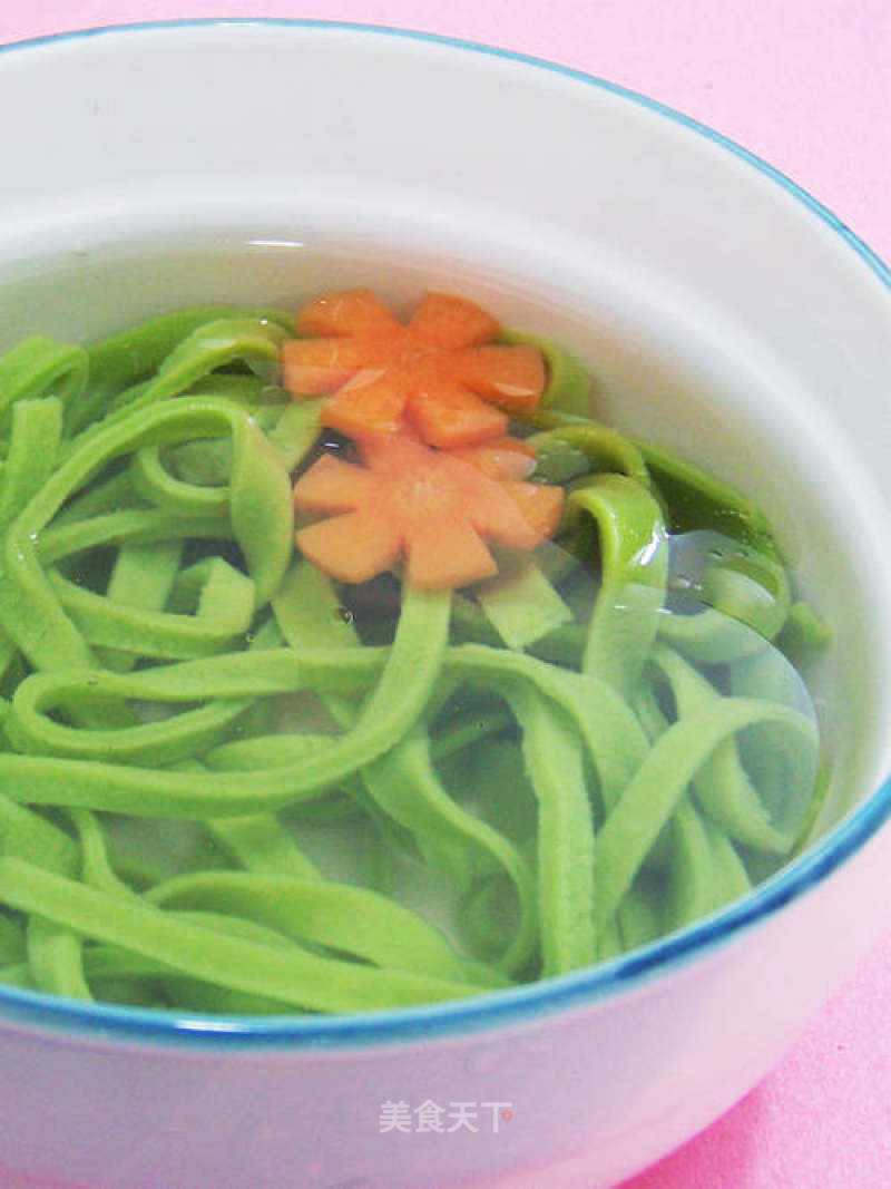 Spinach Noodles with Clear Water and Blue Waves