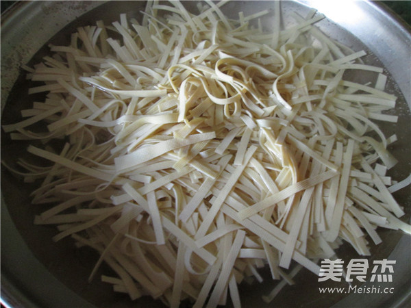 Dried Shredded Tofu with Scallions recipe