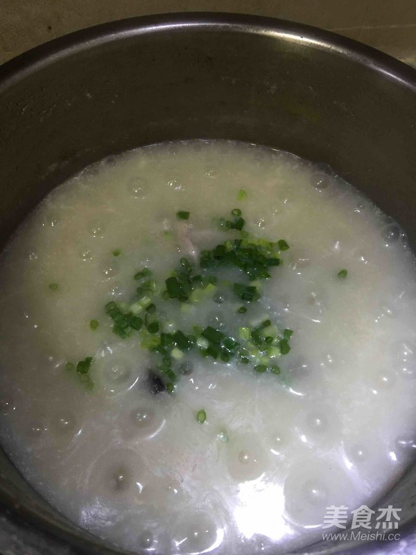 Cantonese-style Preserved Egg and Lean Meat Porridge recipe