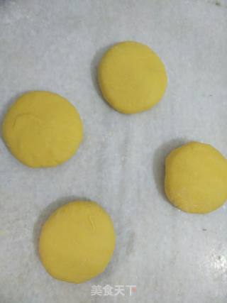 Simple and Delicious Golden Pumpkin Pie recipe