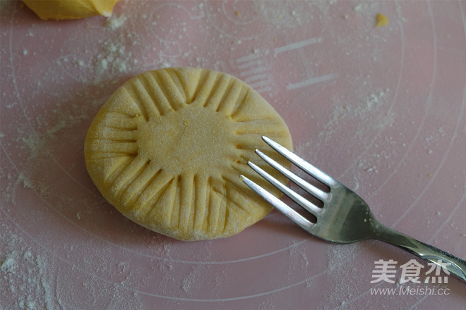 Pumpkin Flower Buns recipe