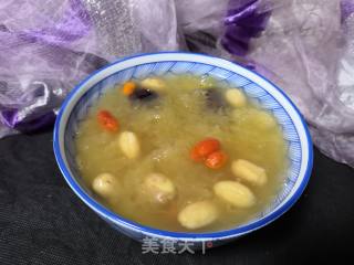 Peanuts, Red Dates and Tremella Soup recipe