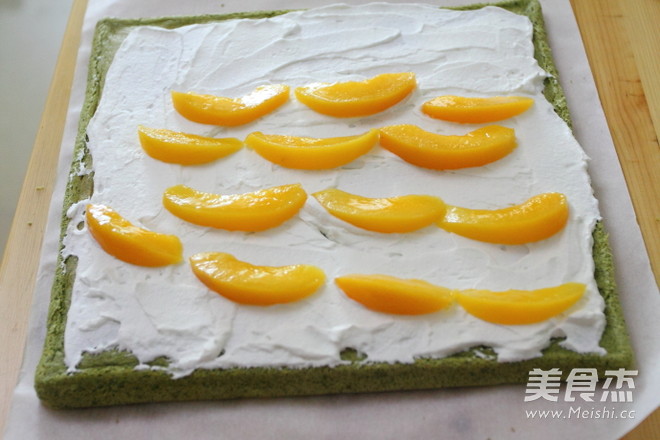 Matcha Yellow Peach Cake Roll recipe
