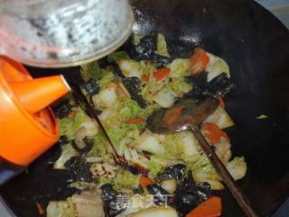 Stir-fried Cabbage Fungus with Pork Belly recipe