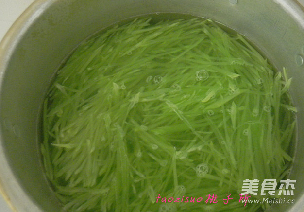 Hot Pepper Oil and Green Bamboo Shoots recipe