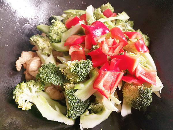 Stir-fried Chicken with Broccoli recipe