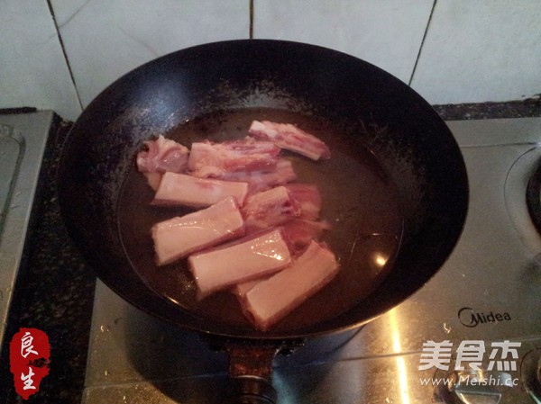 Lotus Root Pork Ribs Soup recipe