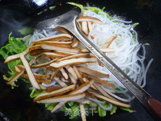 Stir-fried Bee Hoon with Beef Cabbage recipe