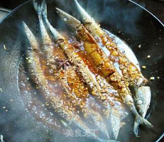 Fried and Braised Saury recipe