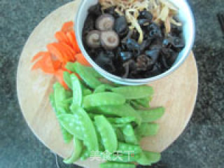 Stir-fried Vegetarian Vegetable with Snow Pea recipe