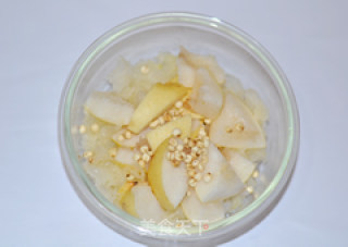 Nourish The Lungs and Relieve Cough-chuanbei Snow Pear White Fungus Soup recipe