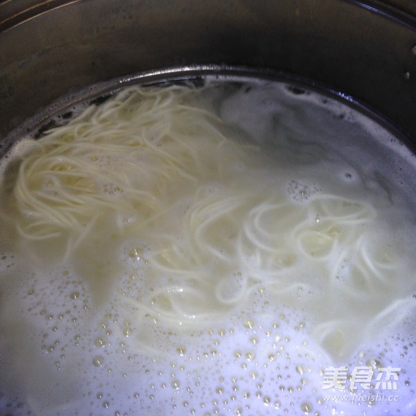 Noodles with Sesame Sauce recipe