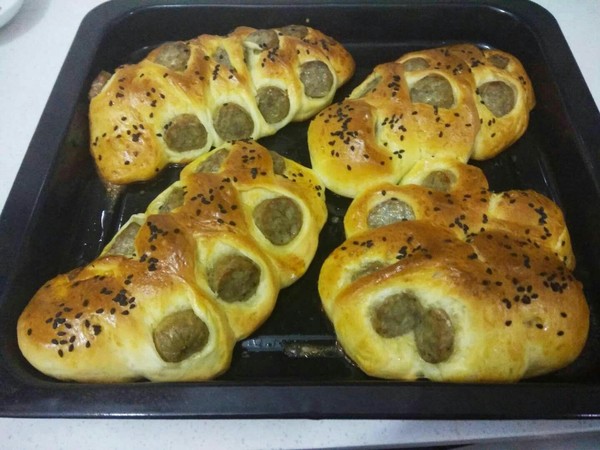 Sesame Sausage Bun recipe