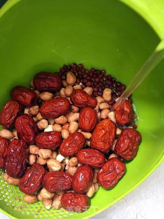 Red Dates, Red Beans and Peanut Soup recipe