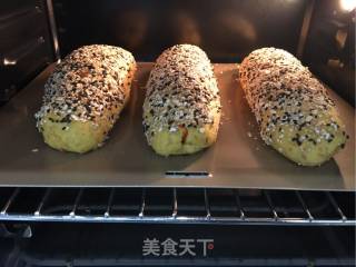 #四sessionito is A Love to Eat Festival#high-fiber Goji Berry Cheese Honey Bean Soft European Buns recipe