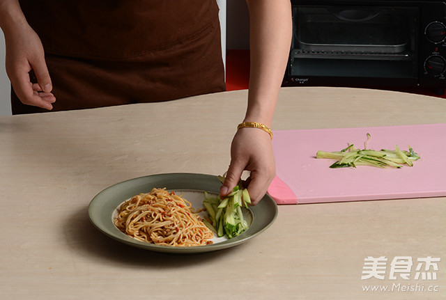 Spicy Pork Sauce Noodles recipe