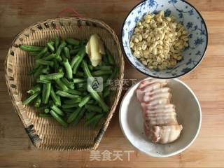 Braised Noodles with Beans recipe