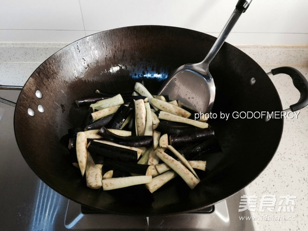 Chopped Pepper and Eggplant Claypot recipe