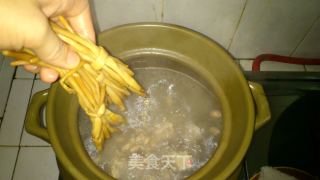 Daylily and Wolfberry Pork Ribs Soup recipe