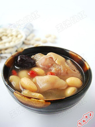 Kidney Bean Pork Knuckle Soup recipe