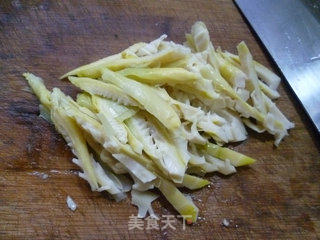 Fried Gluten with Bamboo Shoot Tip recipe