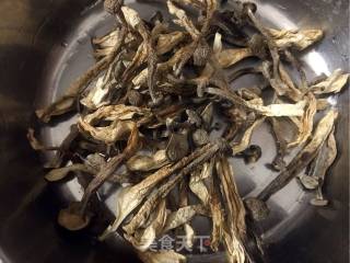 Antler Mushroom Chicken Soup recipe