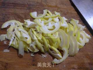 Stir-fried Leishan with Chinese Chives recipe