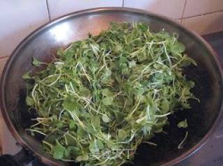 Stir-fried Radish Seedlings recipe