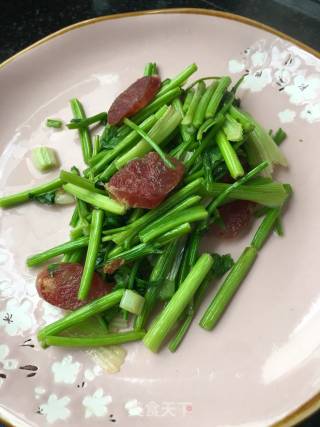 Stir-fried Cilantro Stem with Sausage recipe